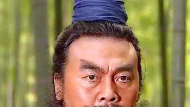 少不经事失徐州，宕渠一战败张郃，刘备压他15年，完胜五子