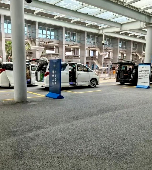 为啥香港人几乎都开这款车，出入境边检口排大队的几乎全是