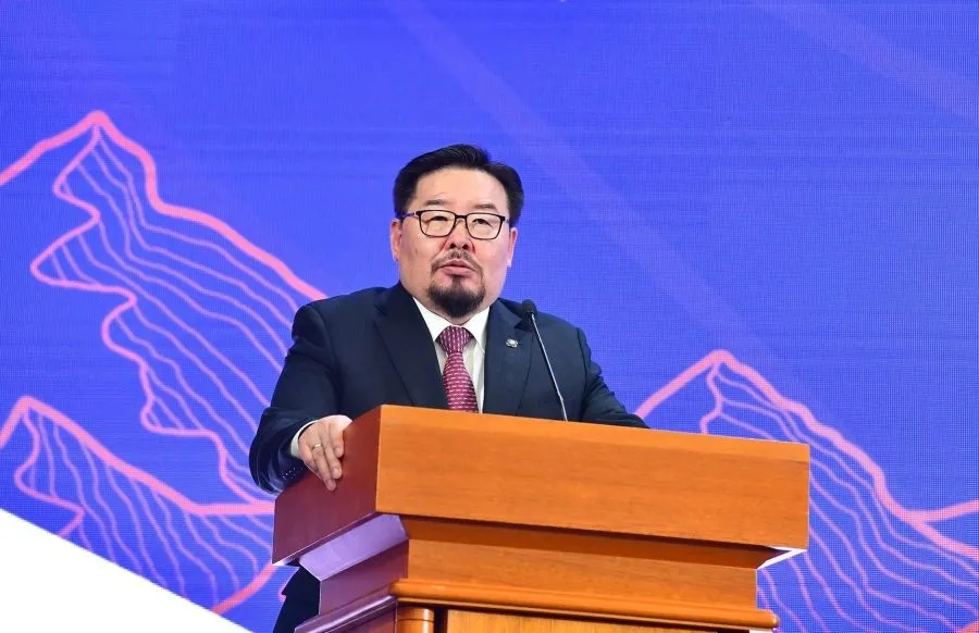 蒙古国前脚宣布邀请人民解放军赴蒙古国参加维和演习，后脚宣布推举原总统办公厅主任赞