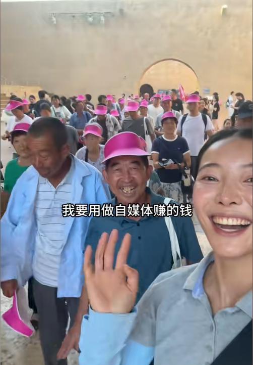全网现在最开心的，非“农村博主李富贵”莫属了，不是她有了更多的甲方能合作赚钱，也