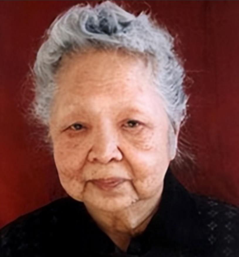 1957年，中国女人归国时，行李箱的6800美元现金被美国海关私吞。他们为此洋洋