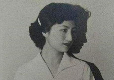 1978年，一伙人突然闯入一户农家，将张春莲带走，正当张春莲的丈夫一头雾水的时候