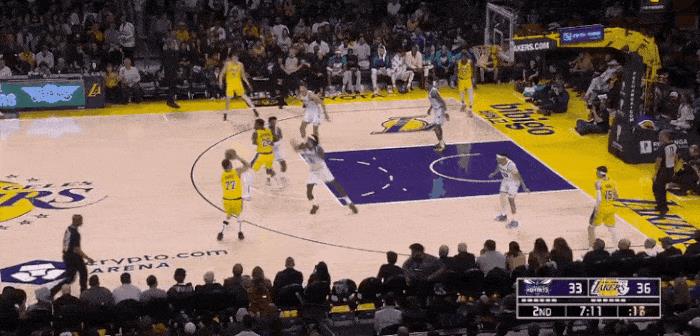 回来真好！克内克特三分打停黄蜂！
在今天NBA常规赛湖人对阵黄蜂的第二节比赛中，