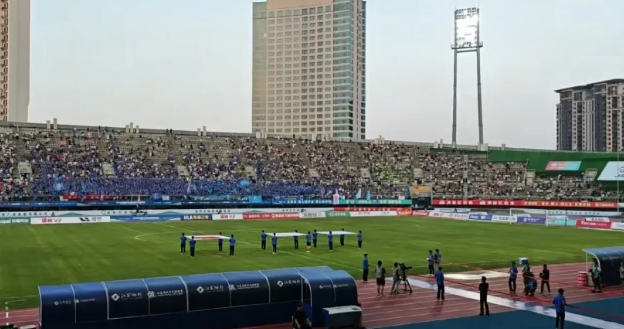 这场比赛看得人太揪心，原本期待扬州队借助主场优势逆袭，却以0-2不敌无锡队。赛场