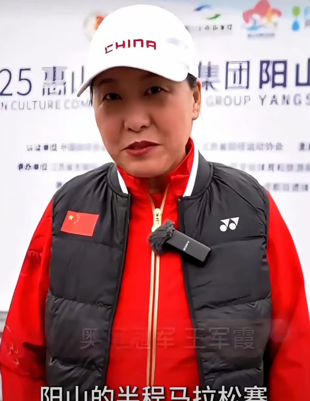 你见过 52 岁还能在半程马拉松比赛中狂飙的 “大神” 吗？在无锡阳山半程马拉松