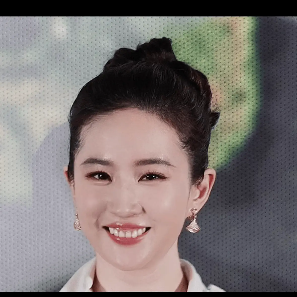 刘亦菲是否是颜值最被高估的女明星？


