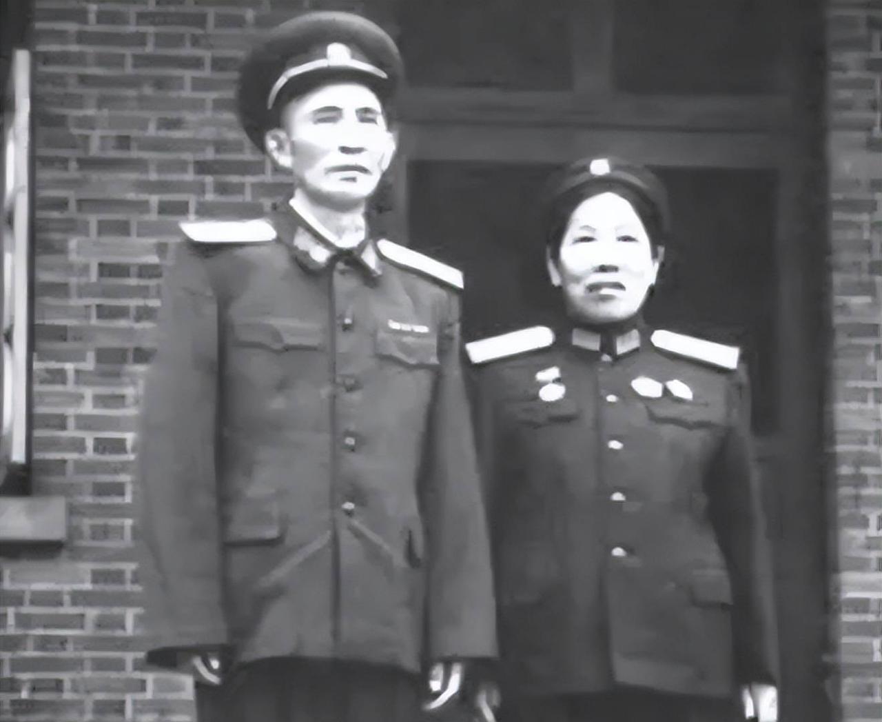 何德全，1903年出生在湖南长沙一个穷苦农民家庭。小时候家里穷得叮当响，他早早就