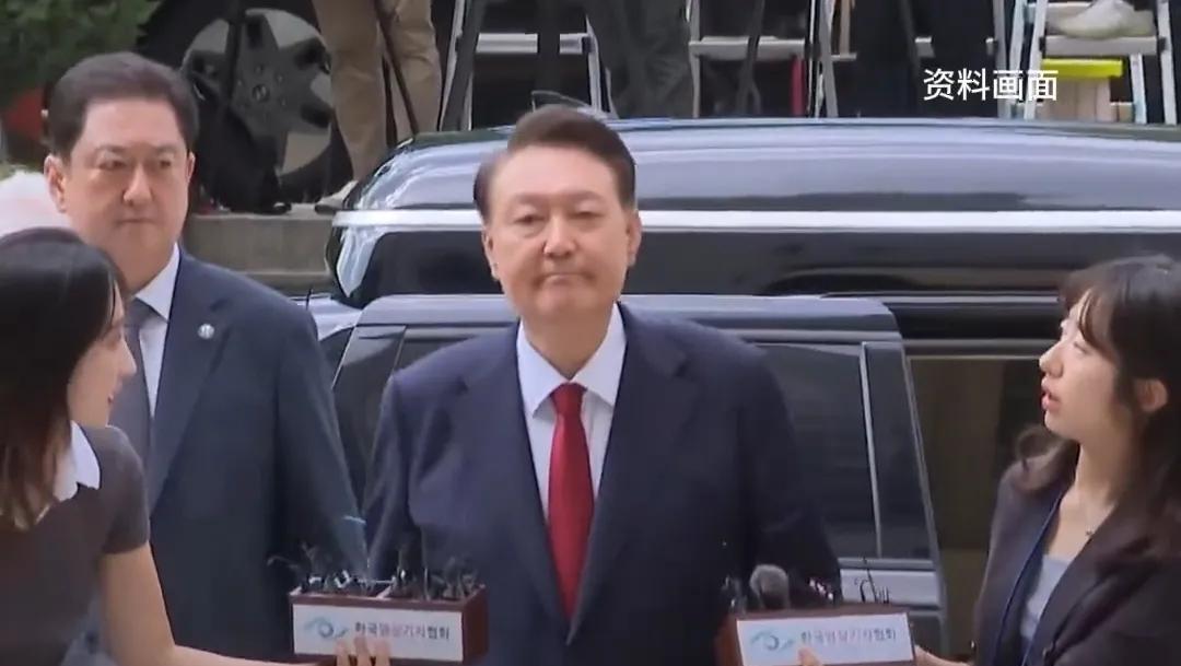 尹锡悦的拘留所单间面积成为韩国总统中最小，不足7平方米，只有6.6平方米。朴槿惠