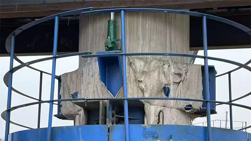 桥梁立柱抱箍操作施工检修平台介绍