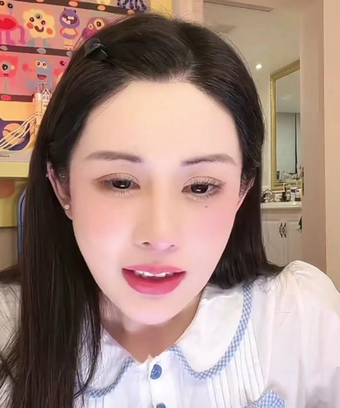 #韦雪买下了秦奋之前给她租的房子# “捞姐”韦雪直播称，自己把秦奋之前给她租的房