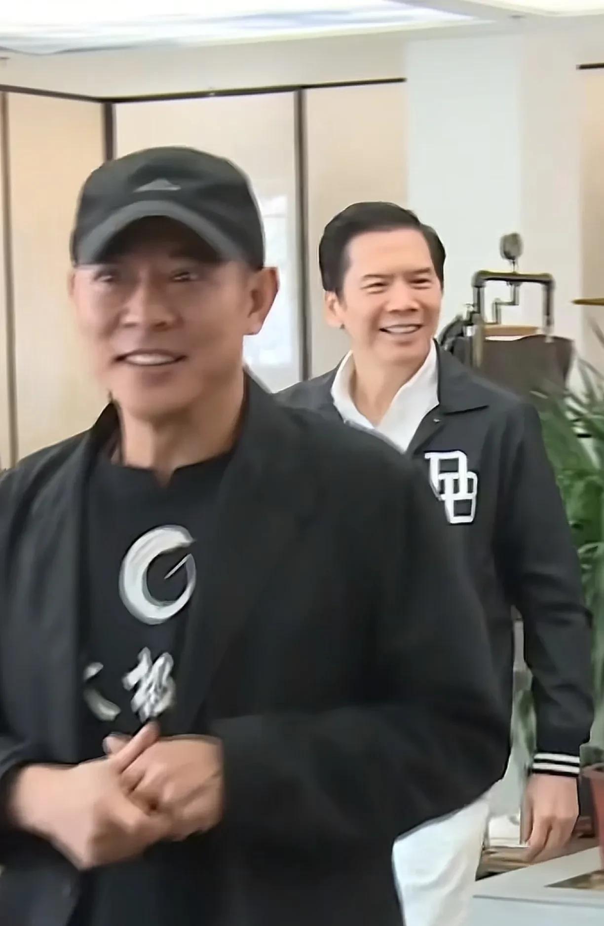 向华强太牛了！佩服得五体投地！他76岁，而李连杰只有62岁，他比李连杰大了整整1