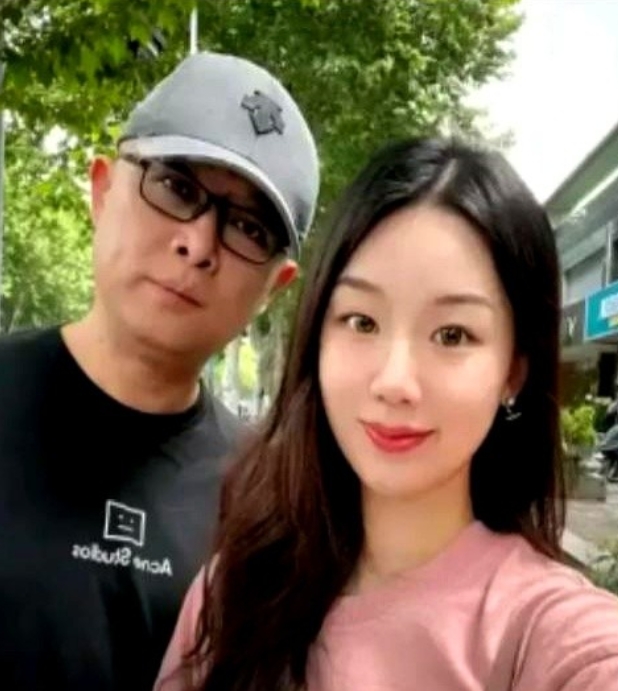 当年，孟非说女儿22岁了，还没男朋友，一旁的郭德纲乐了：郭麒麟也单身呢，孟非问他