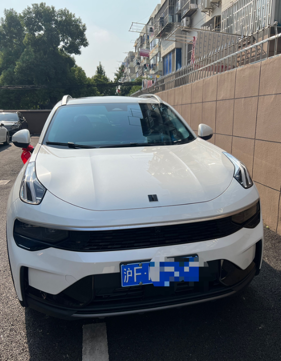 新手浅谈领克01提车开后感
首先被01的外型所吸引（我压根就不懂车），这车从18