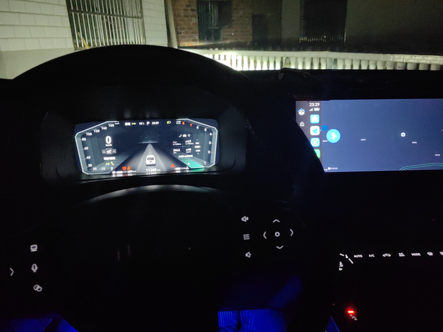 车已经开了11340公里
车子是领克06 2023款Remix 1.5T Her