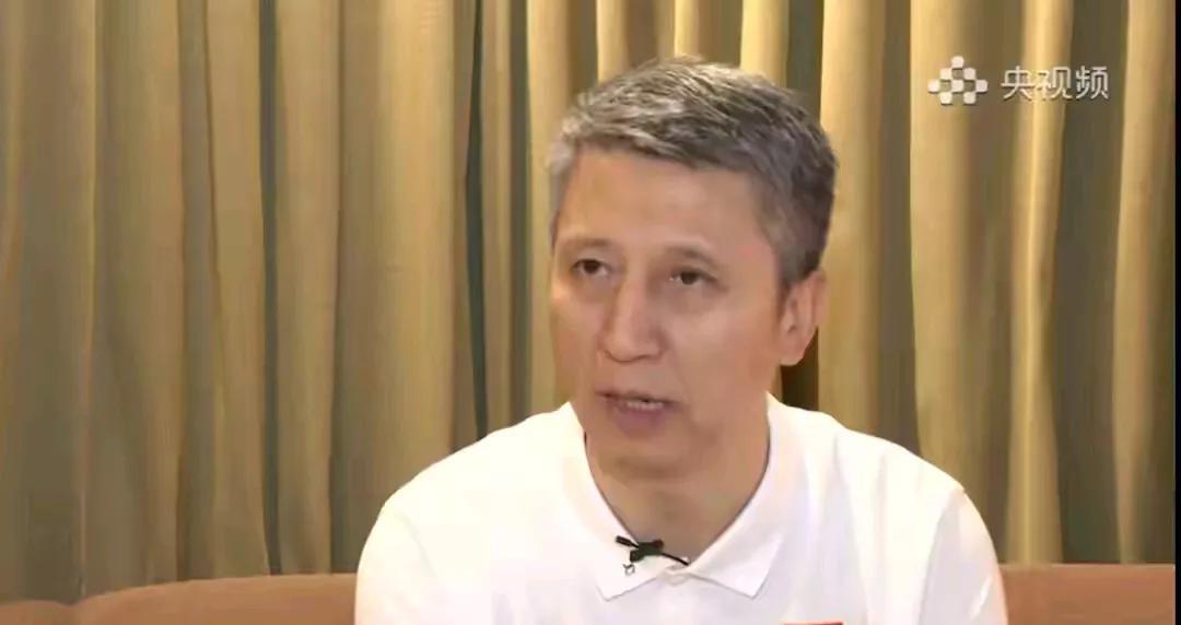 据央视网消息，近日中国男篮主教练郭士强在接受央视记者采访时，谈到中国男篮无论成绩