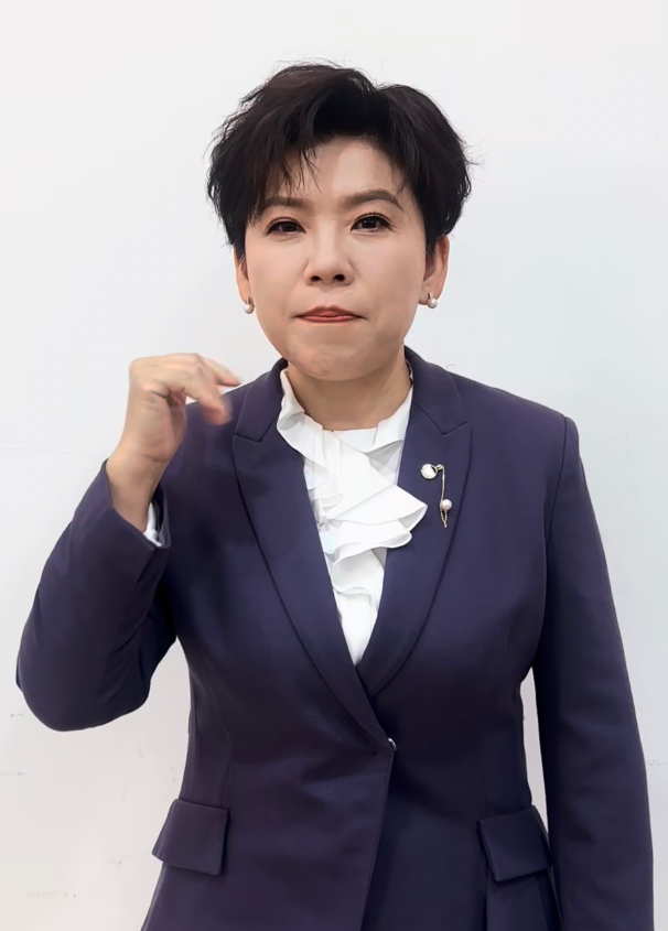 曼昱4-2夺冠：邓亚萍认为莎莎输在3个细节

1、 曼玉围绕她自己特长的一些技术