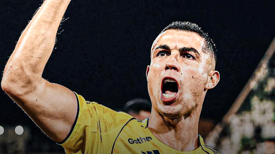 C罗又把比赛扛回来了：梅开二度＋94分钟绝杀，利雅得胜利2-1，豪取7连胜