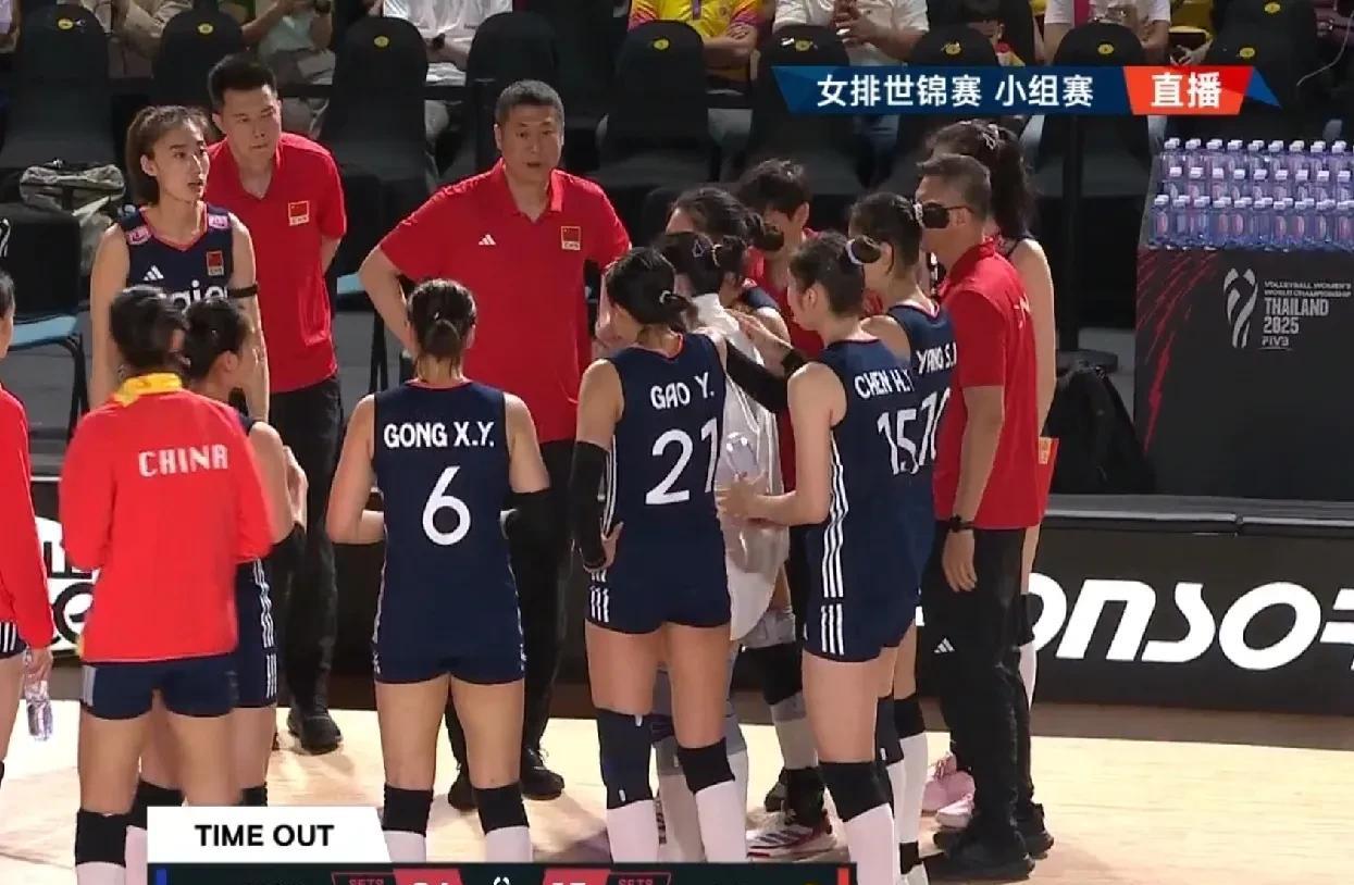 #“年轻一代”中国女排征战世锦赛# 世锦赛中国女排顺利出线，明天对阵多米尼加，力
