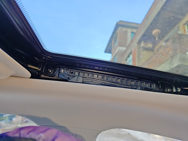 2022款帝豪天窗支架开裂更换天窗支架半年后无开裂问题出现