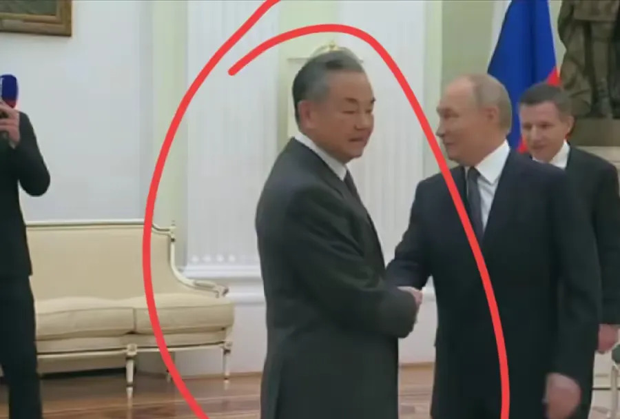 王毅访问俄罗斯与普京会面











有没有搞错？！世界风云变幻，两位