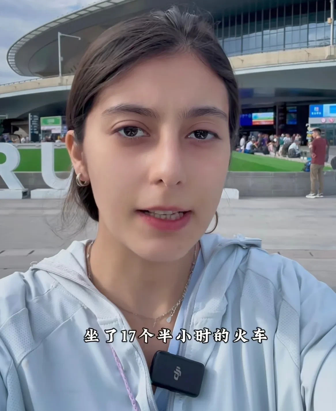 伊朗战火纷飞，老爸却让女儿留中国











世界乱成一锅粥，伊朗和以