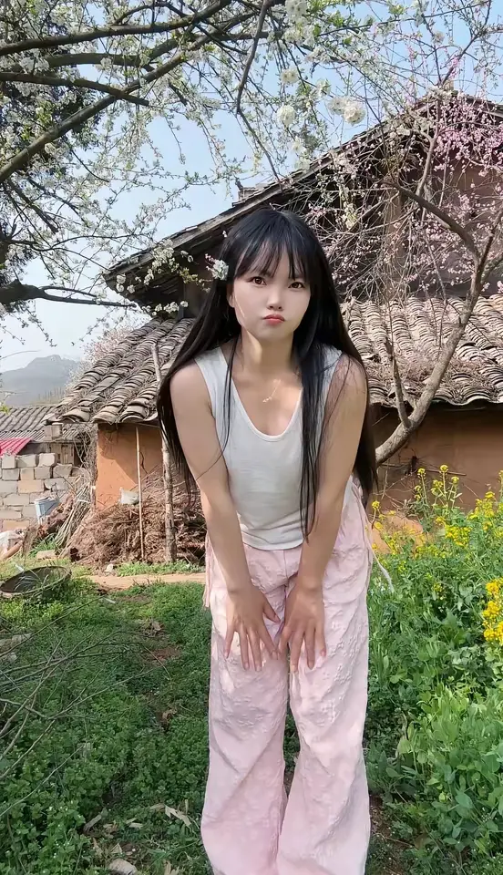 厂里的叫厂花，学校里的叫校花，我这样的该叫什么花呢😂