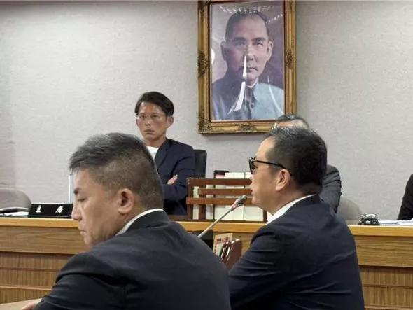 726罢免案大失败，民进党内部检讨声浪不断，包括卓内阁是否要改组等；卓荣泰31日