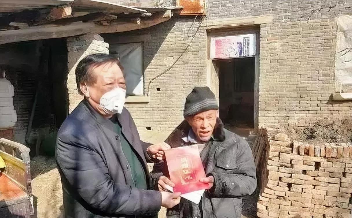 农村人最羡慕五保户，年轻时混日子，年老时有国家养着！
来源:逍遥论经
在部分农村