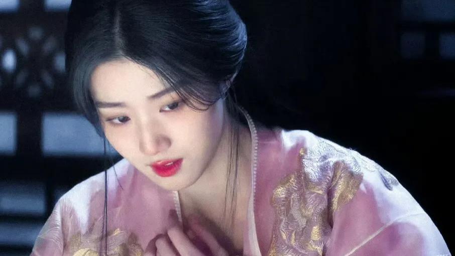 卢昱晓首部仙侠女主剧《入青云》定档，红衣造型又美又欲，不输“上官浅”