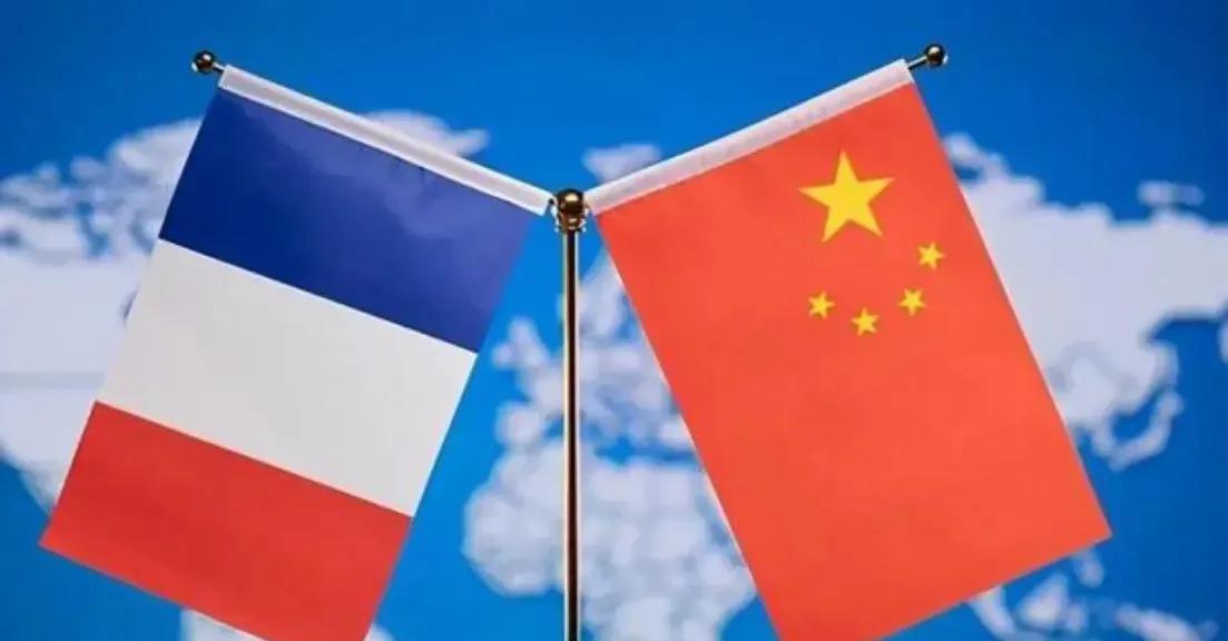 法国之举意外助力，美国策略失误，难怪我们珍视中法纽带！法国外交首脑访华，表达了深