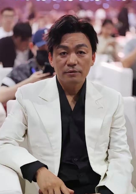 谁能想到，一碗面竟成了王宝强与陈思诚深厚情谊的见证！当年王宝强因片酬与徐峥分道扬