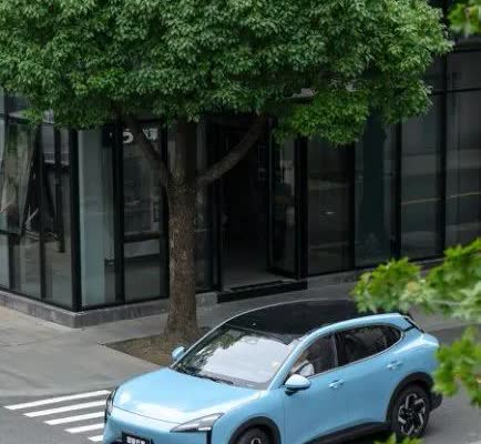 意大利美女总理梅洛尼没想到，法国总统马克龙没想到，欧盟主席冯德莱恩都懵圈了，在美