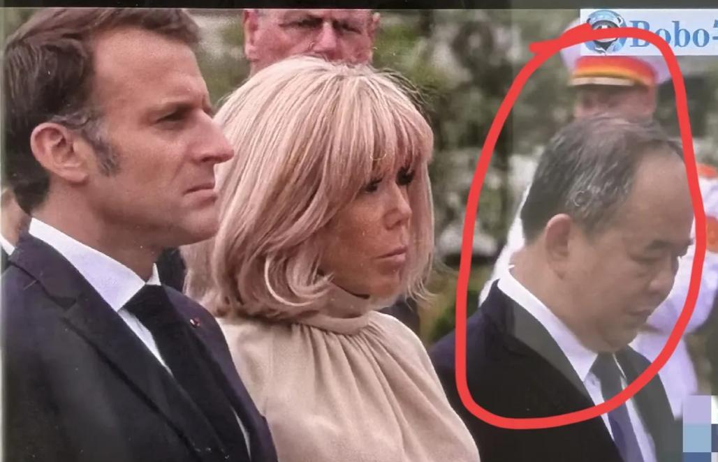 中国曾经援越抗法，现如今越南却高规格接待法国总统，越南让马克龙去敬献花圈，本以为