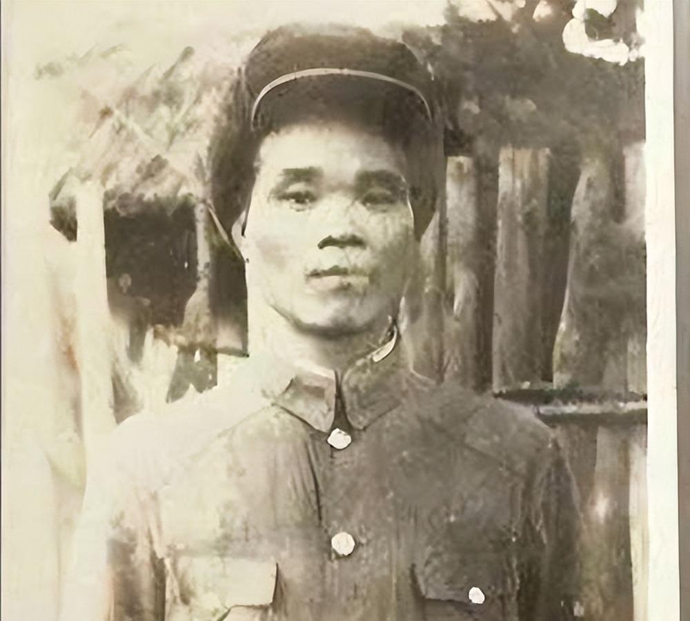 1951年的一天，几个志愿军战士在夜色中忽然发现帐篷里有熟睡的美军，正要击毙对方