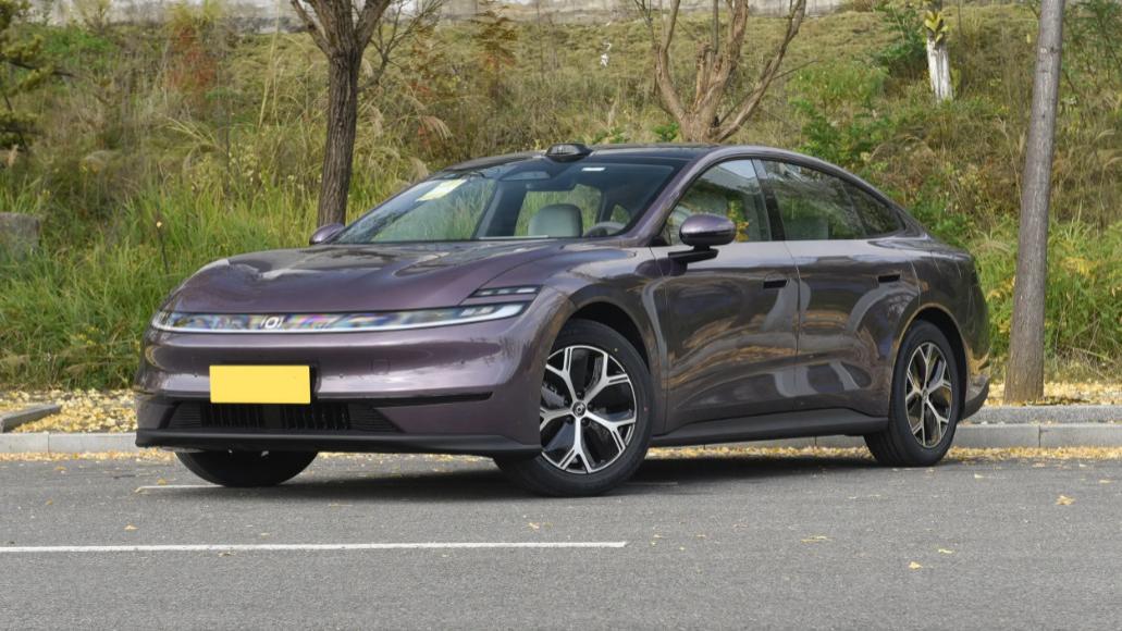 售10.99万起，两种动力，配激光雷达，试驾体验长安启源A06