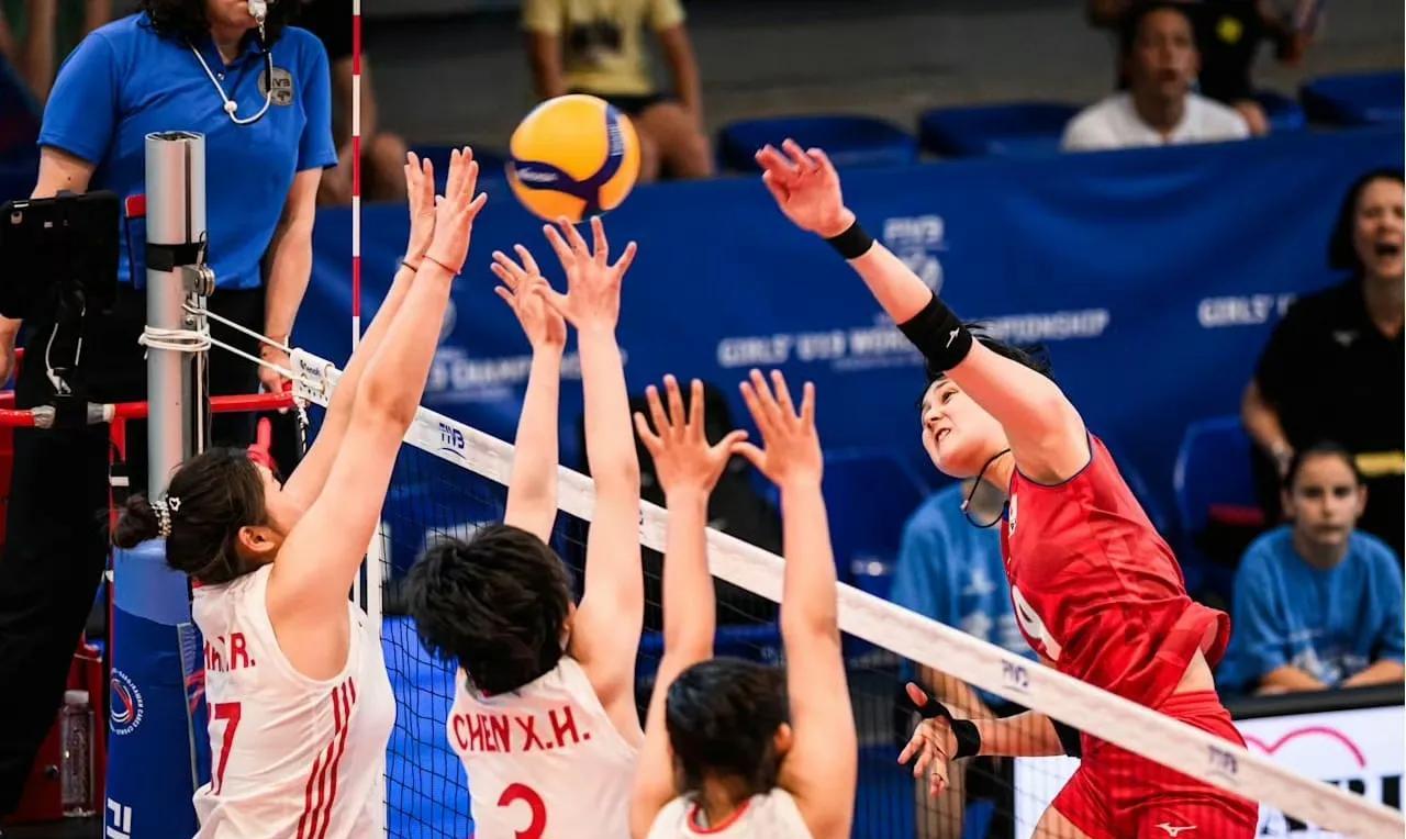 输谁不输日本，
中国女排u19世锦赛小组赛
中国3比2日本，收获三连胜。
中国队