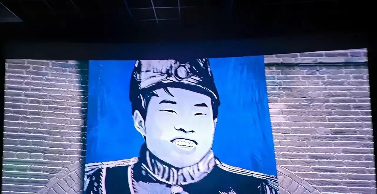 徐志胜在电影《戏台》中饰演“蓝大帅”一角，尽管戏份为零，没有真人出镜，只是一张照
