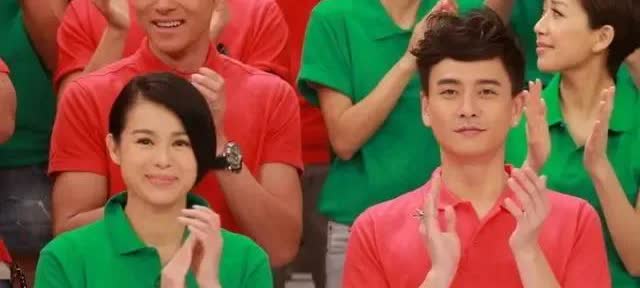 “分手后，黄宗泽多次公开挽留，甚至买钻戒准备求婚，但胡杏儿去意已决，最终结束了8