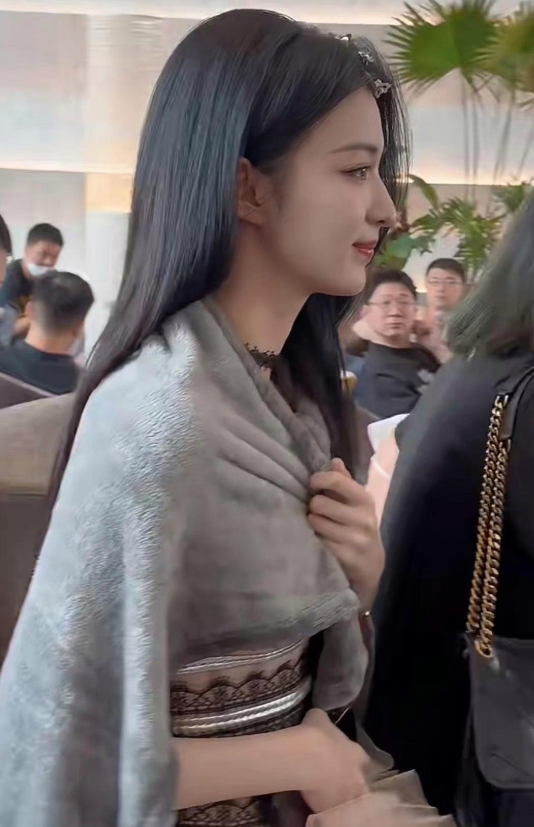这个角度看王楚然是不是还挺好看的，你们说是不是