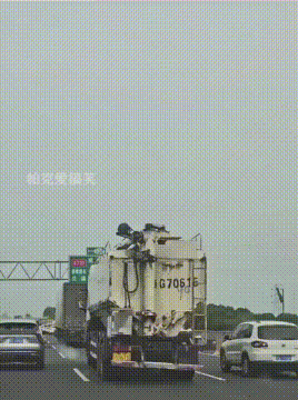 第一次见驾驶门被封住的，司机压根不能下车，到底是在防什么！