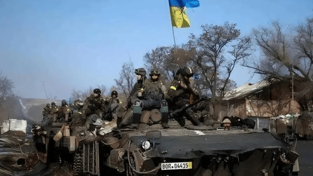 19公里推进！俄西部集群突袭里曼，乌军防线濒临崩溃