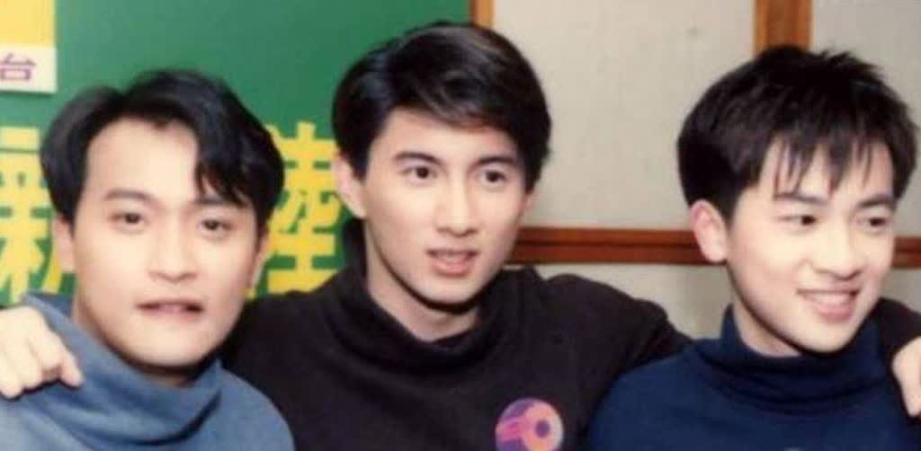 2018年，陈志朋在节目中被主持人问到:“你和苏有朋、吴奇隆是微信好友吗？” 陈