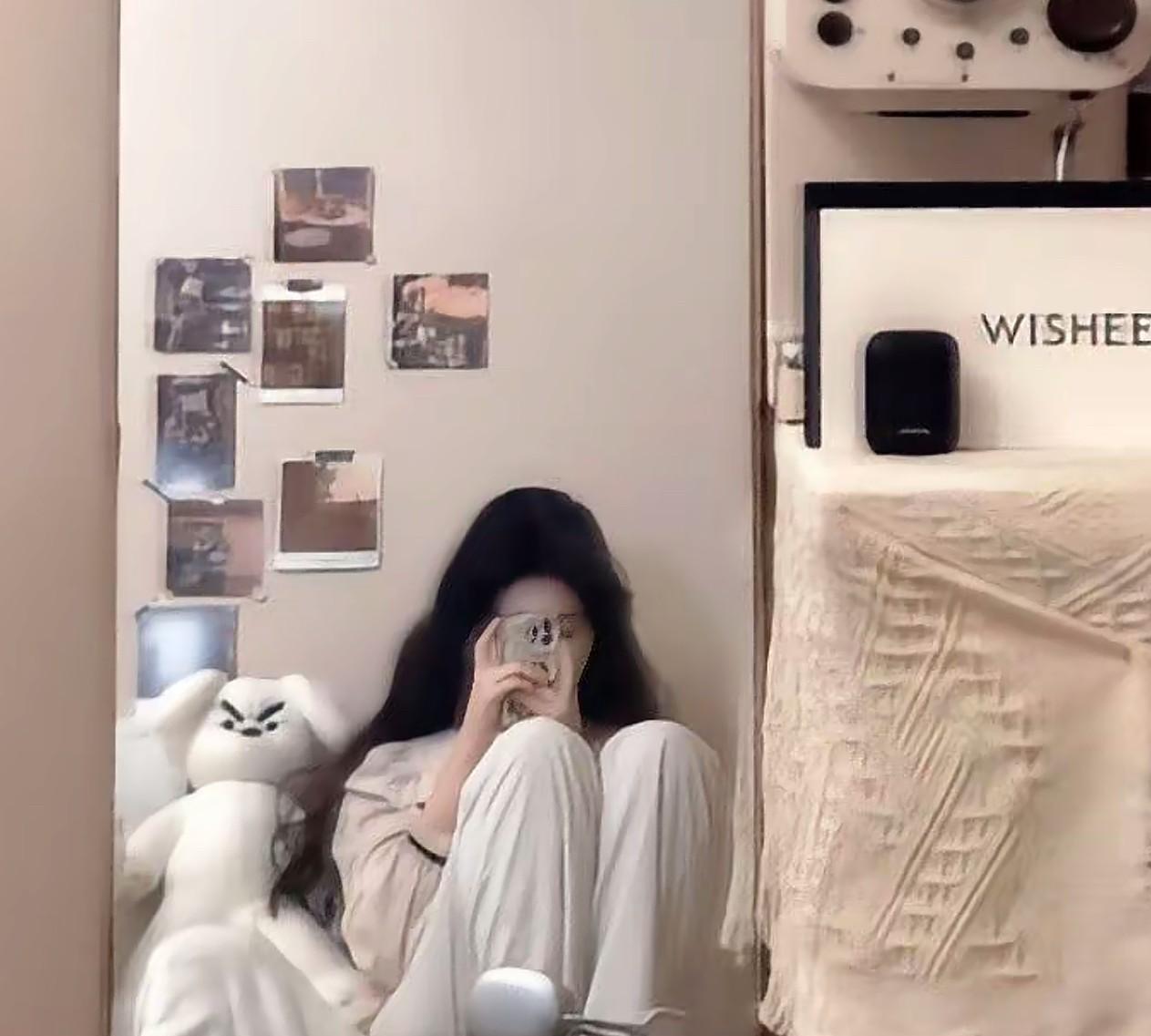 两口子要想感情好，老公的做法非常重要
第一：要像个男人一样，懂得站出来保护老婆，