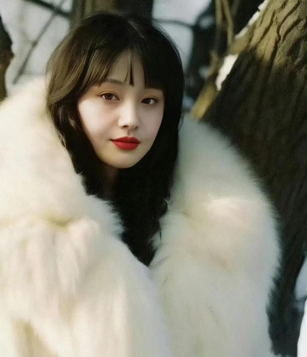 为什么近一年像消失了一样
这才是唯一纯白的茉莉花
#娱乐圈# #女明星#