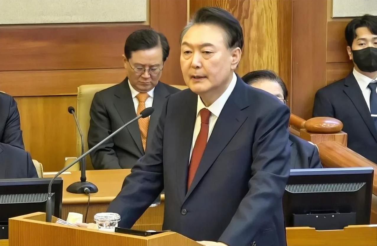 尹锡悦吸引数万人旁听
不得不说，尹锡悦弹劾案在韩国的关注度非常高，宪法法院允许民