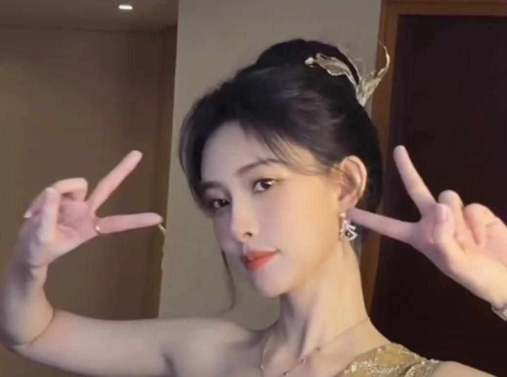 孟子义现在给的感觉好不一样，到底是哪里变了？孟子义演的《九重紫》是不是很好看啊？