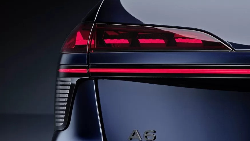 新一代奥迪A6三厢官宣！德系豪车押宝燃油，国产新能源慌不慌？