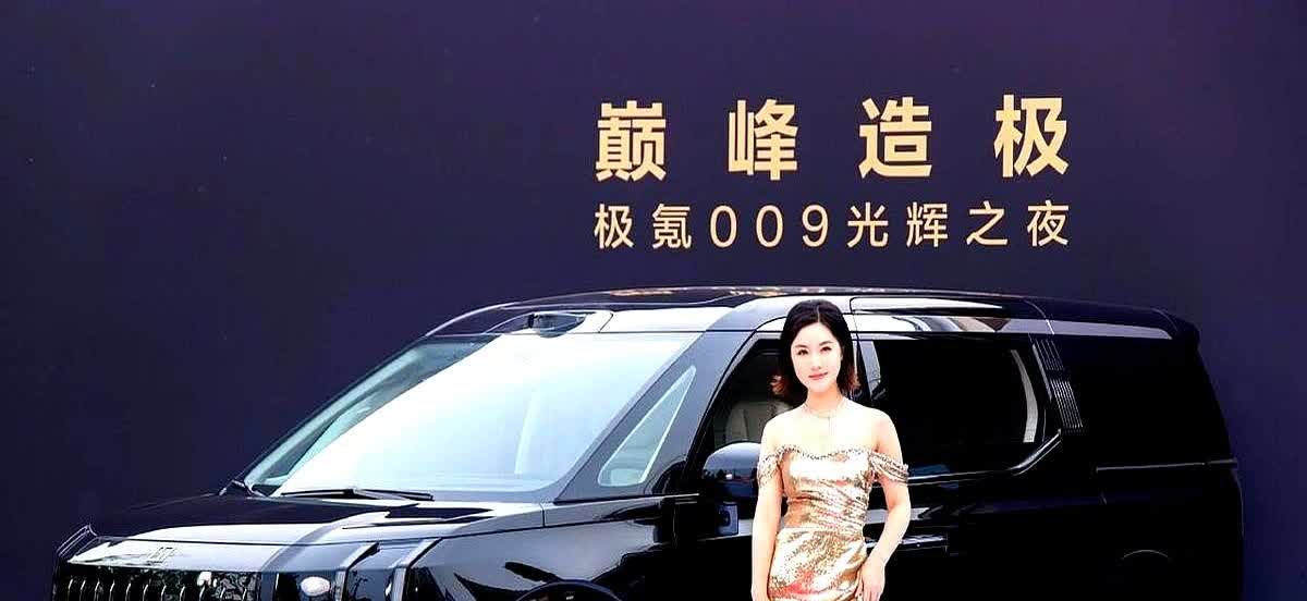 欧盟这下啪啪啪打脸了！

法国总统马克龙没有想到，意大利美女总理梅洛尼也没有