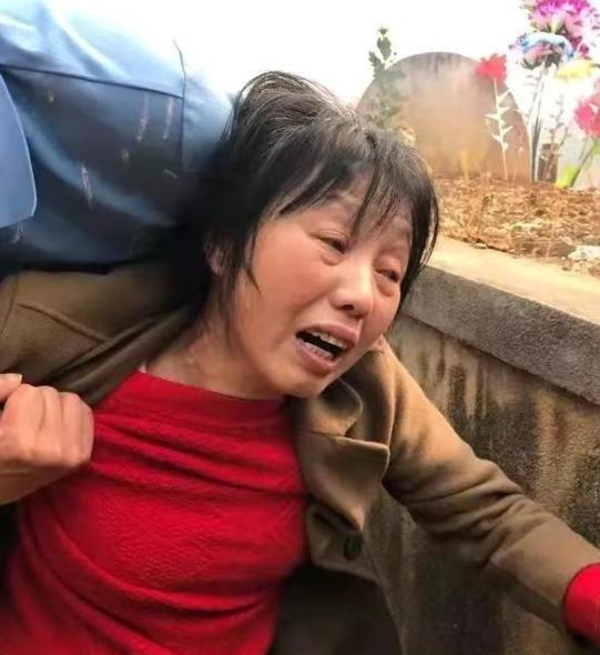 我把他培养成才了！1984年，一战士壮烈牺牲，其新婚20天妻子拒绝改嫁，坚持生下