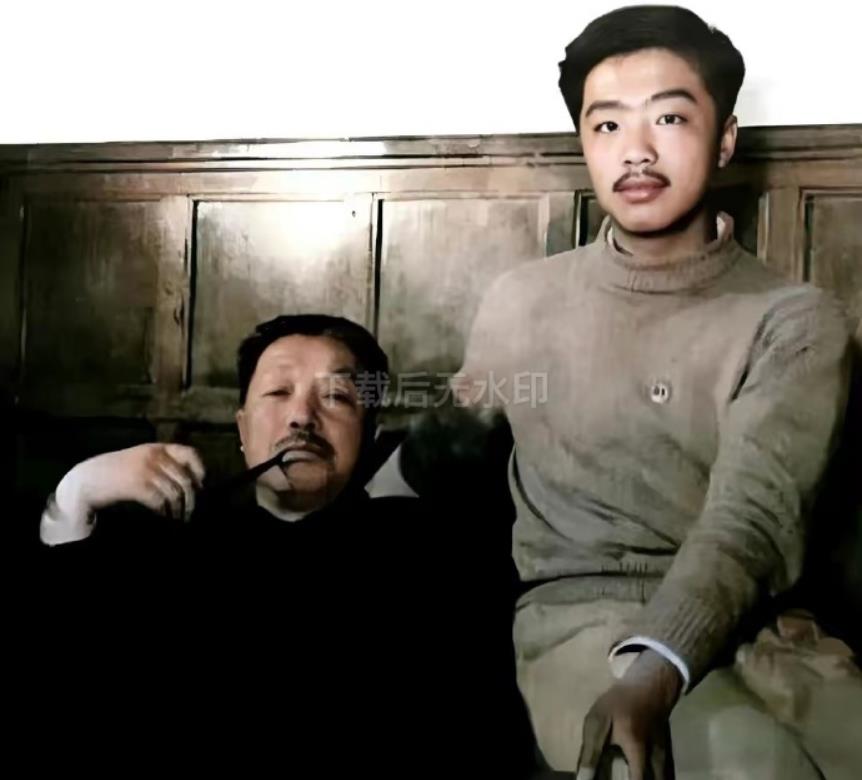 2001年，贺龙元帅之子贺鹏飞，突发心脏病猝然离世。葬礼上，85岁的母亲薛明，盯